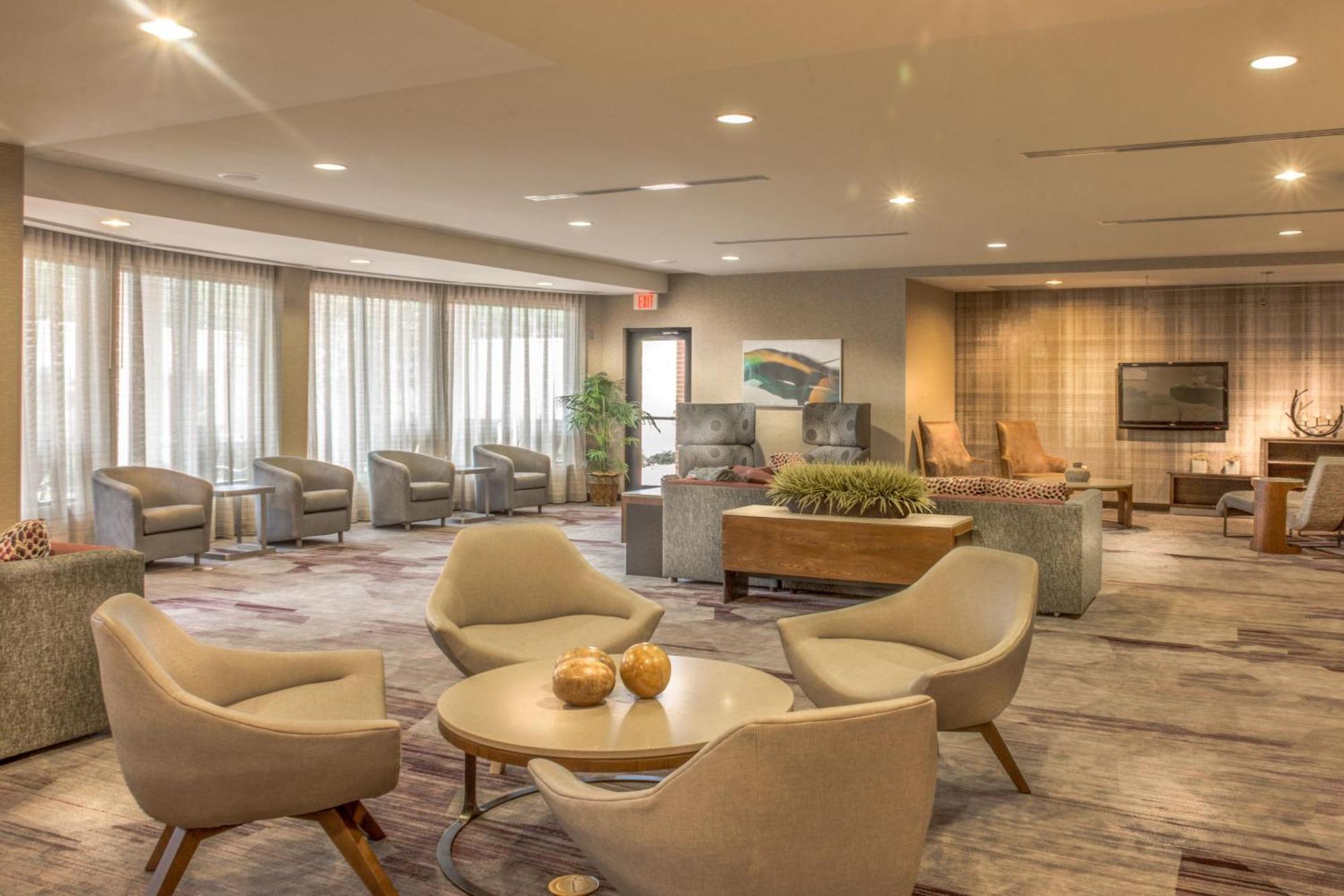 Courtyard Greensboro Airport Ngoại thất bức ảnh