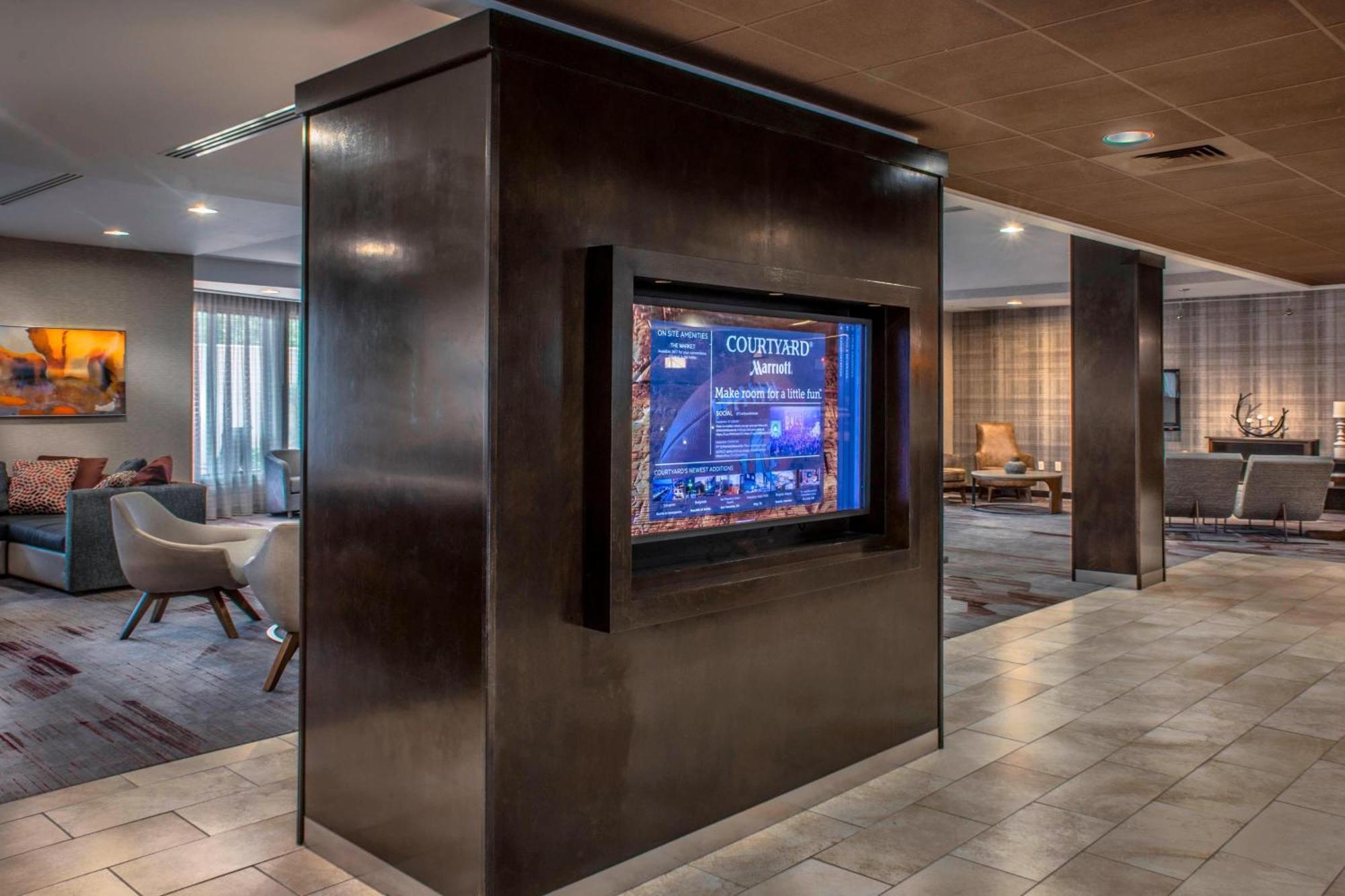 Courtyard Greensboro Airport Ngoại thất bức ảnh