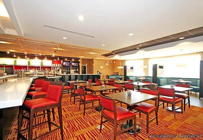 Courtyard Greensboro Airport Ngoại thất bức ảnh