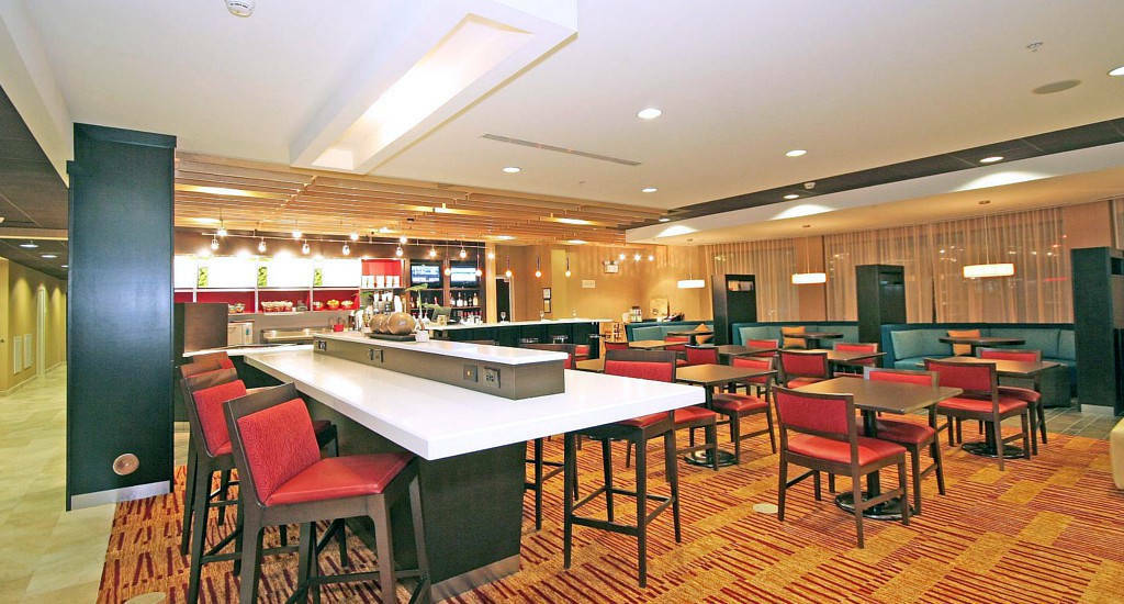 Courtyard Greensboro Airport Ngoại thất bức ảnh